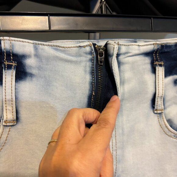 Uniq by Litz Acid Light Wash High Rise Wide Leg Jeans - Picture 7 of 14